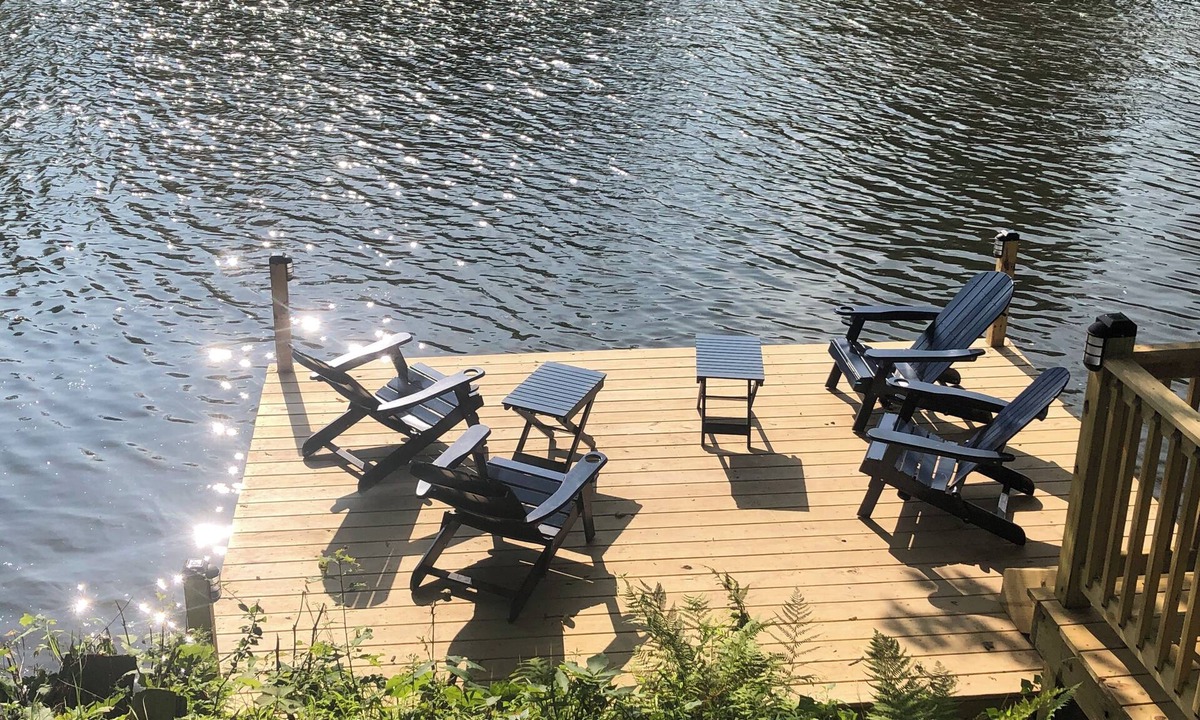 Mount Marion House | Waterfront Oasis w/Great Views, 5 beds & deck over the Creek!