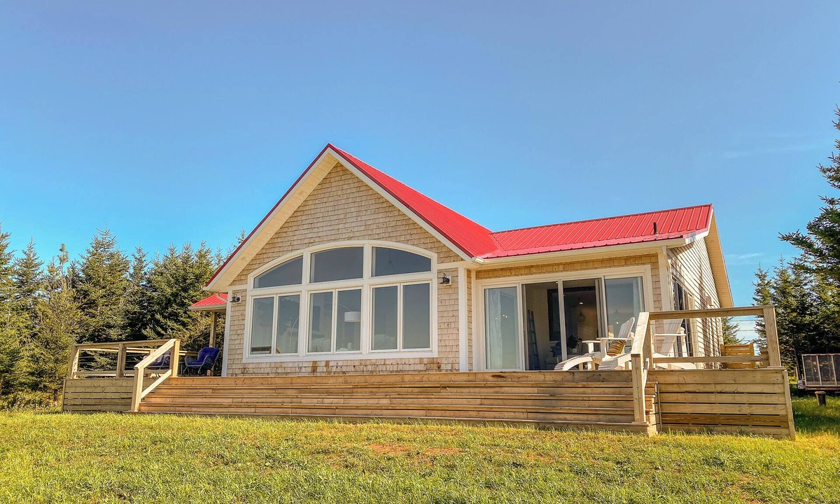 Darnley House | Waterfront oasis with private dock, hot-tub, 2 minutes to beach