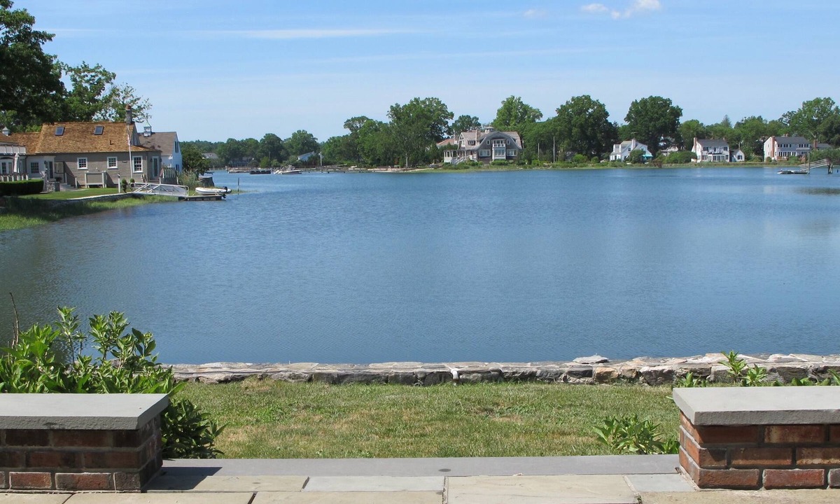 Old Greenwich House | Waterfront Old Greenwich House, Ct