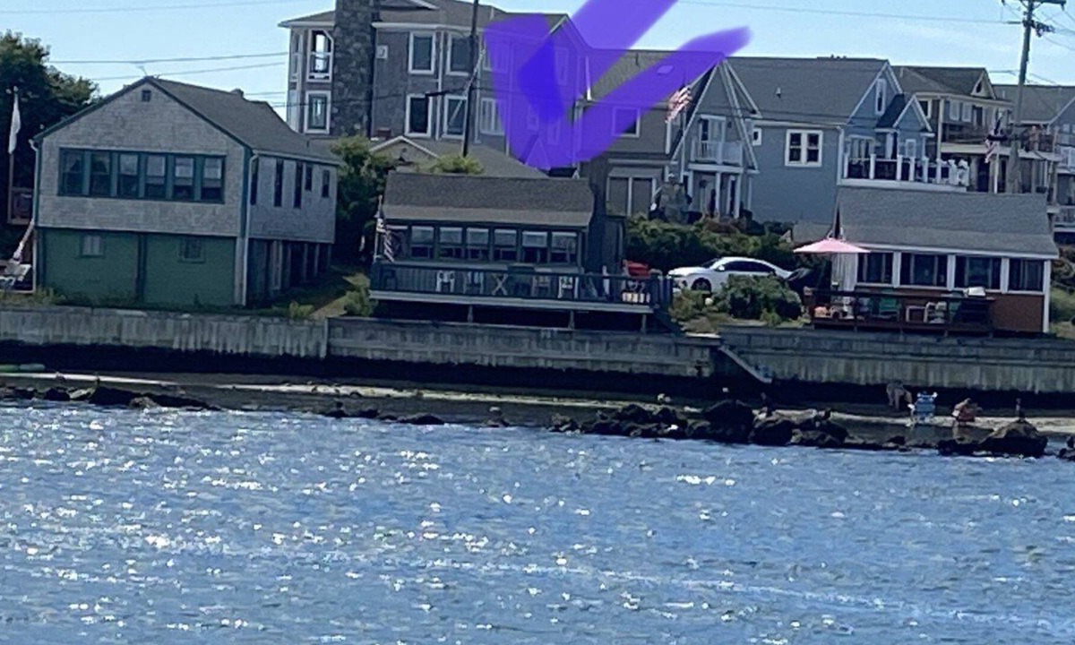 Jerusalem Cottage | Waterfront on BI Sound, steps to beach