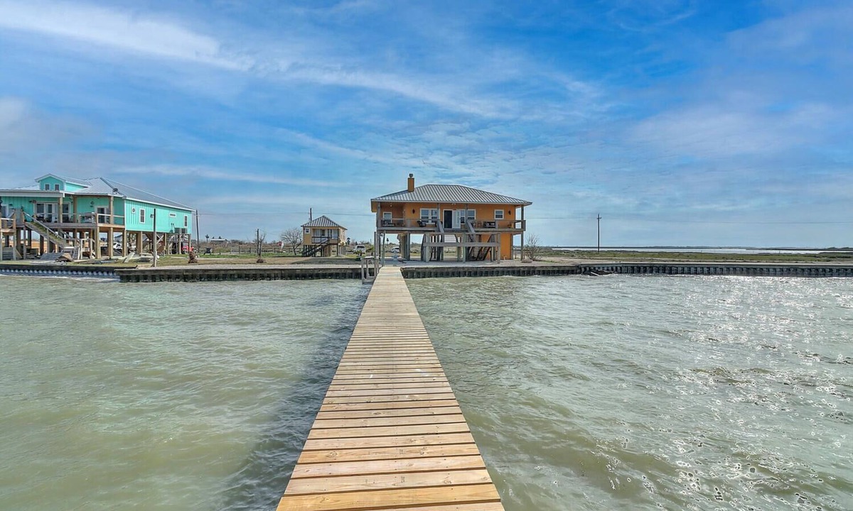 Taft House | Waterfront on Copano Bay with private pier! Hottub! Amazing views! Firepit!