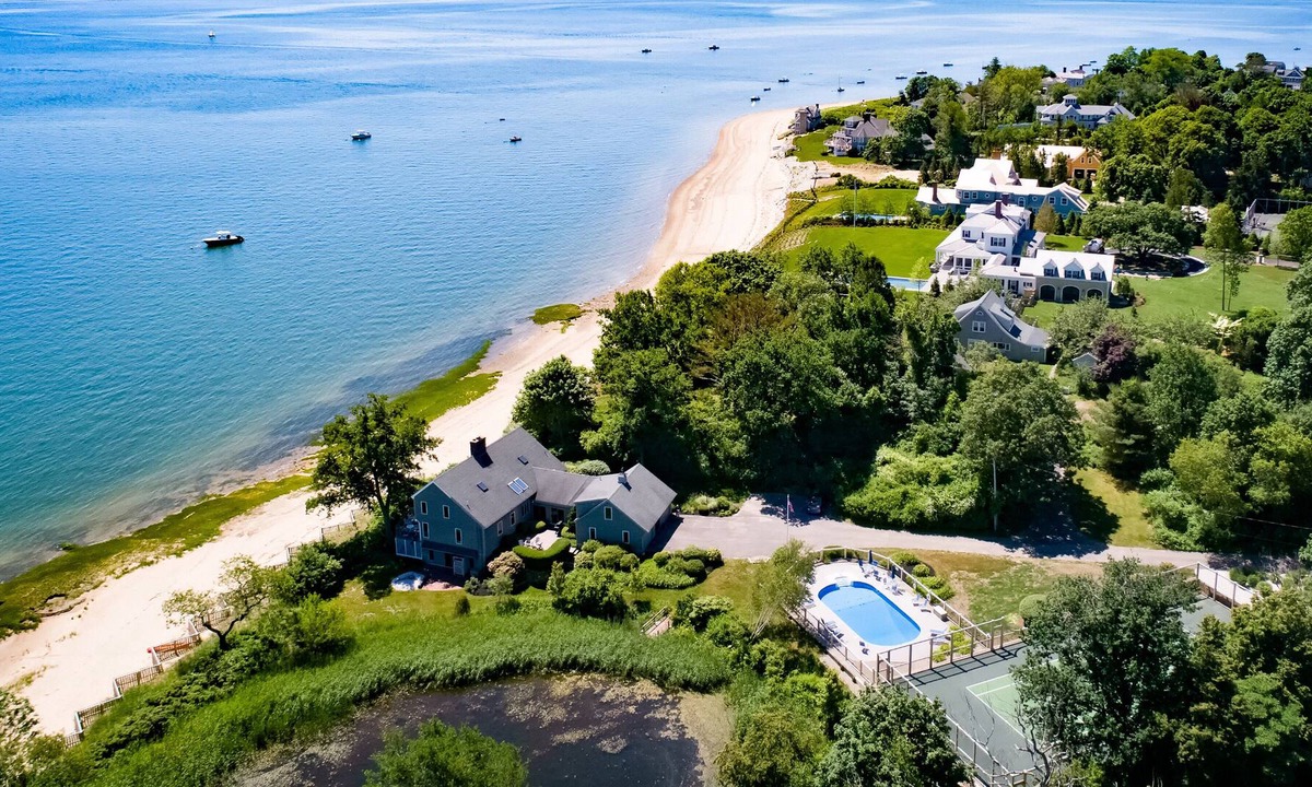 South Duxbury House | Waterfront on Duxbury bay!