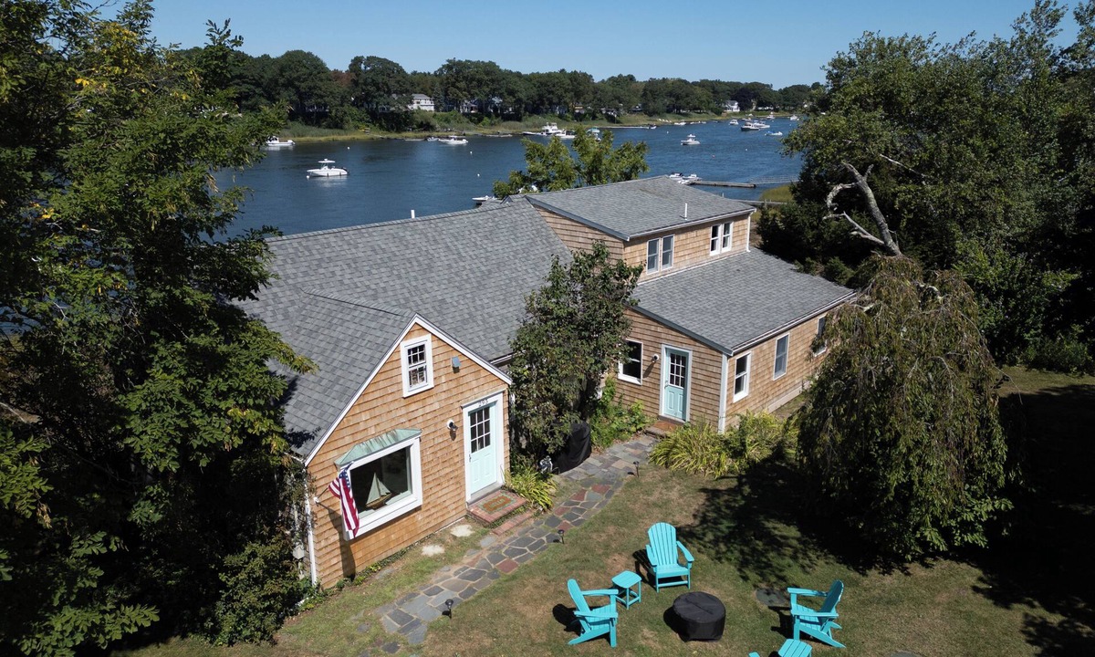 Newbury House | Waterfront on the Parker River! Close to beaches and Newburyport. Pet-Friendly