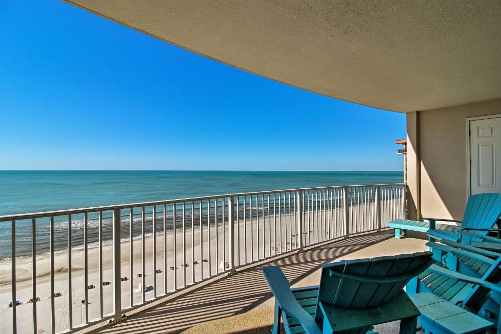 Orange Beach East Apartment | Waterfront Orange Beach Condo with Beach Access
