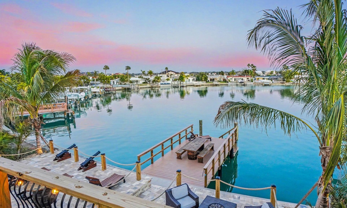 Indian Rocks Beach House | Waterfront Pirate House with Pool & 2 Golf Carts