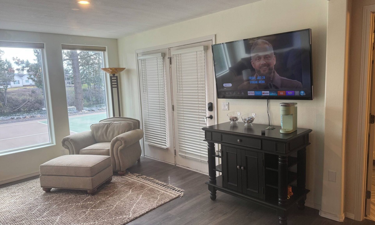 Spokane Valley House | WATERFRONT PARADISE