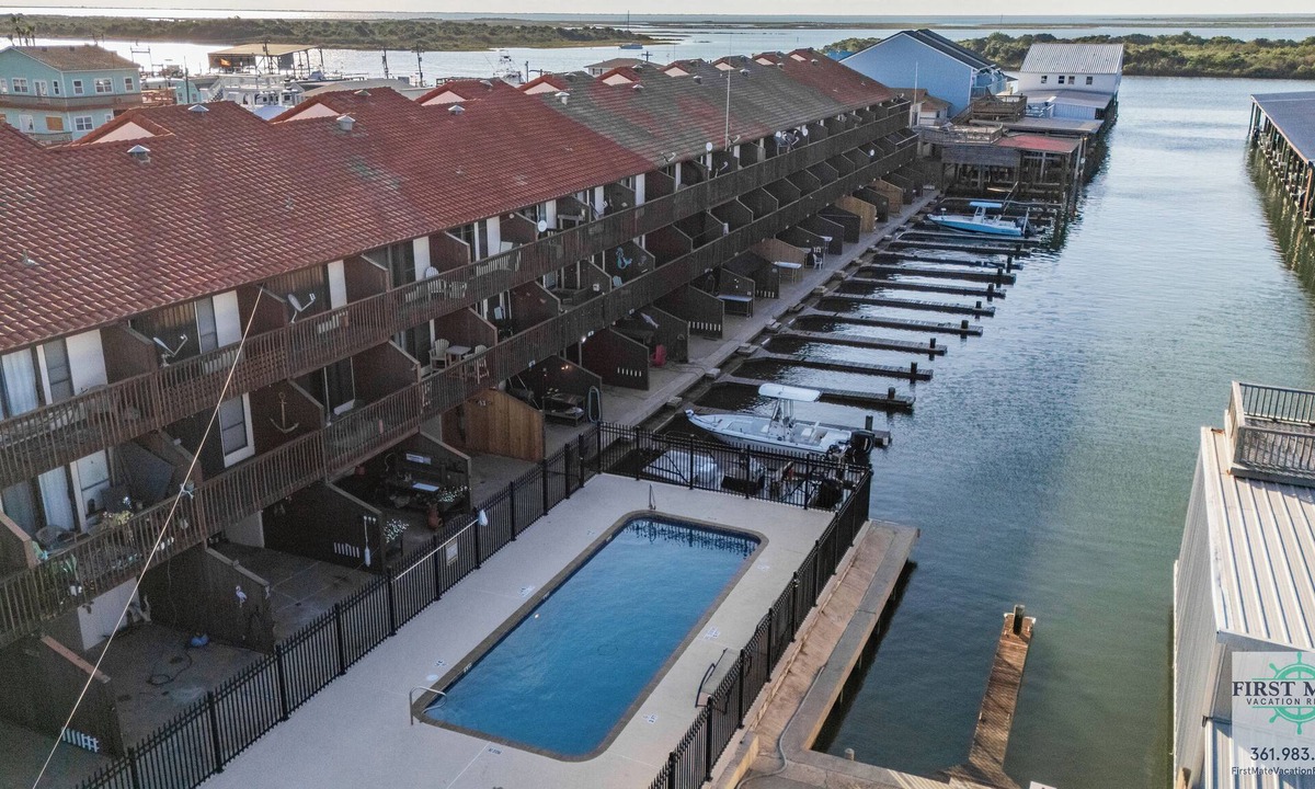 Port O Connor House | WATERFRONT Pirate's Cove # 2 shared pool
