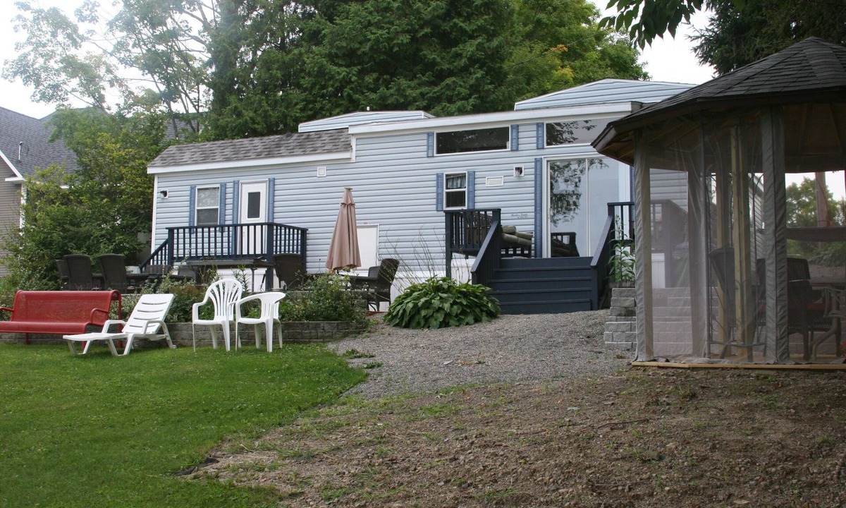 Broadalbin Cottage | Waterfront Playground- 1750 💰 wkly peak Season Rate PLUS PLUS.
