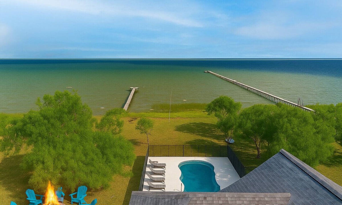 Refugio County House | Waterfront Pool Hot Tub Private Pier Guest Bungalow