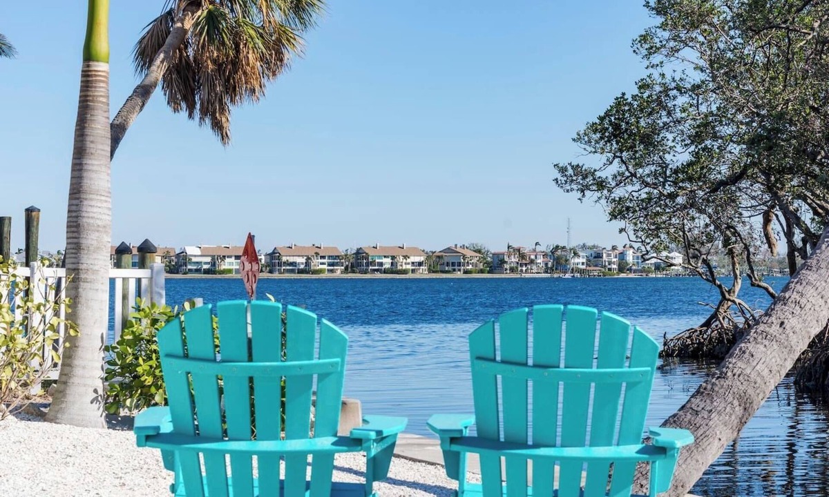 Bradenton Beach House | Waterfront Pool Home Steps to Beach