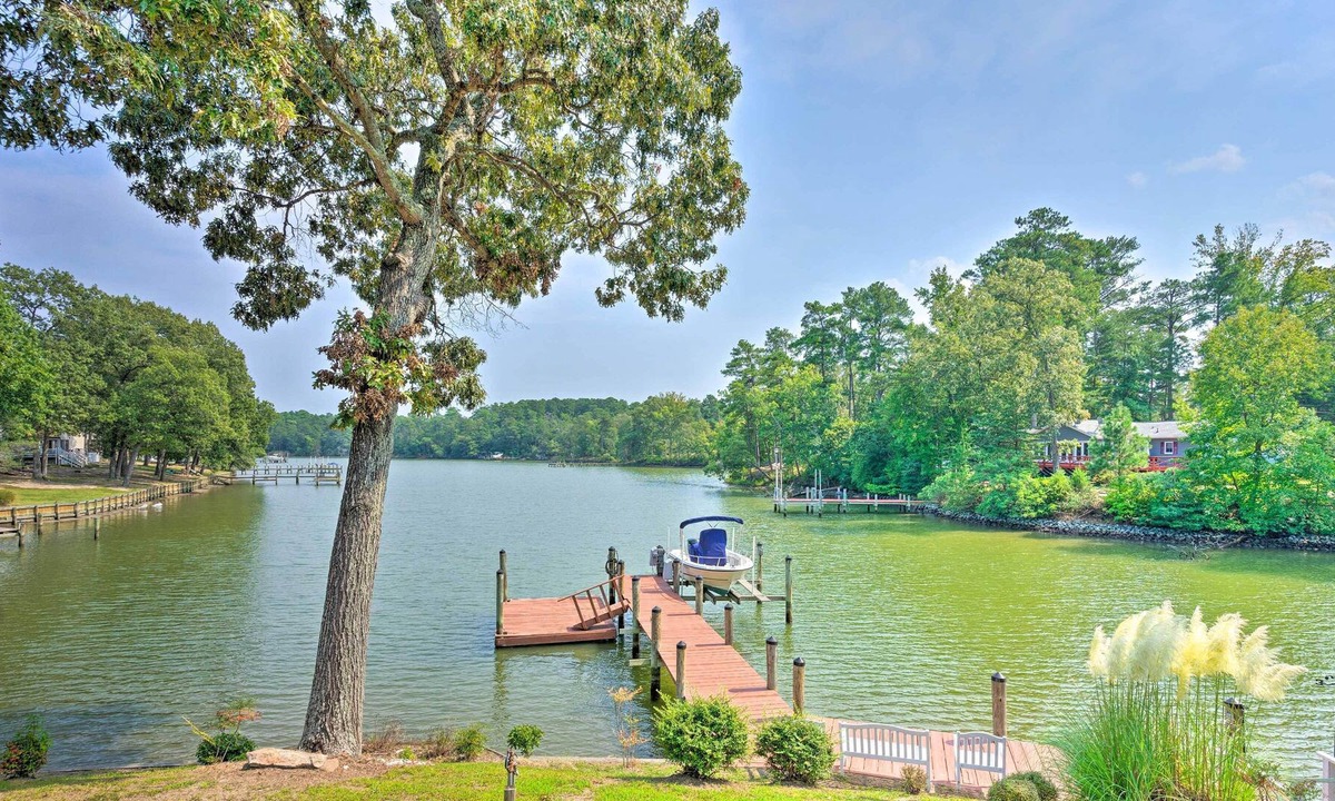 Mount Holly Cottage | Waterfront Potomac River Gem w/ Kayaks & Dock!