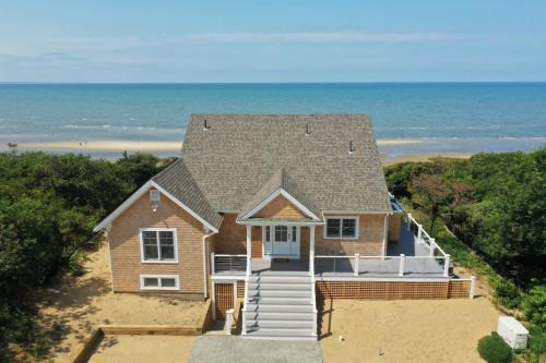 North Eastham House | Waterfront Private Beach Panoramic Views
