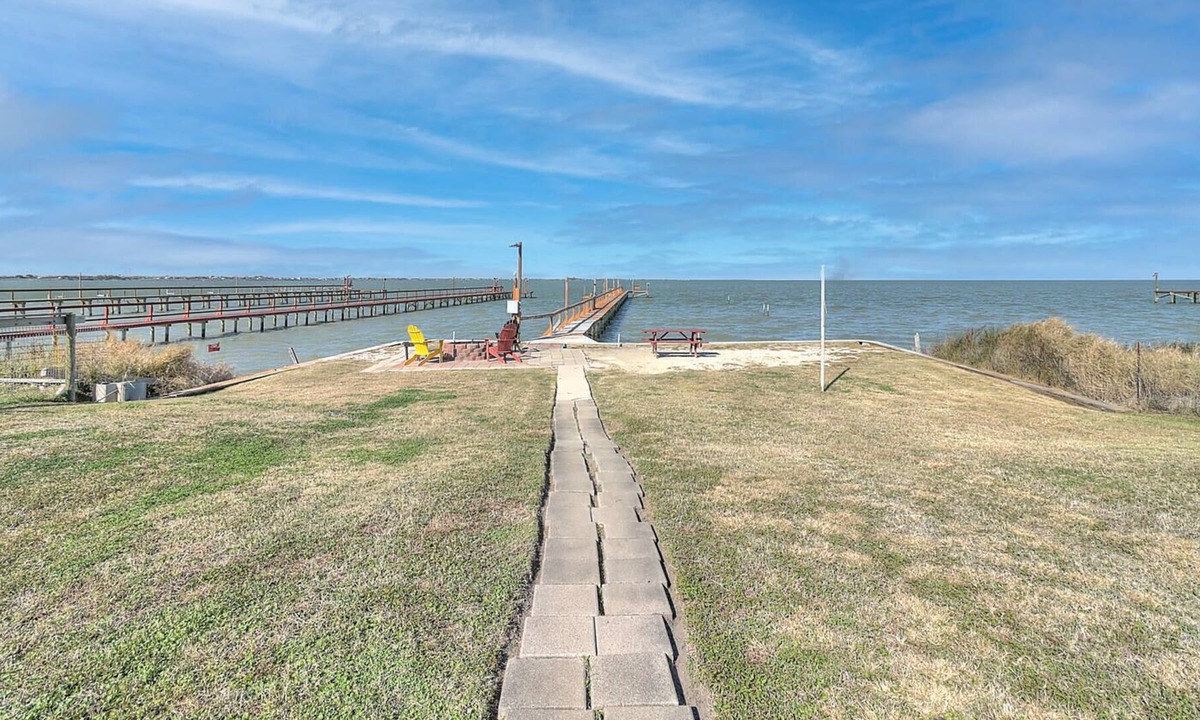 Taft House | Waterfront! Private lighted pier! Fire pit!