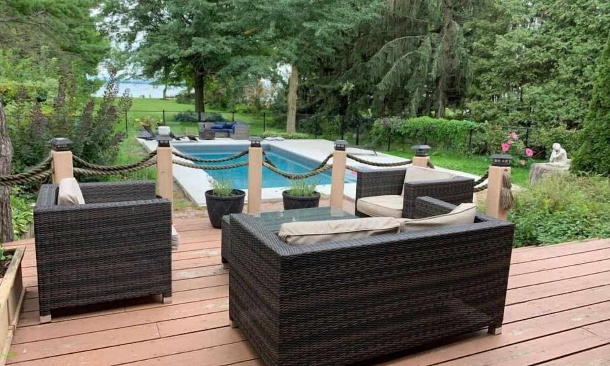 South Glengarry House | Waterfront Property - Private Pool