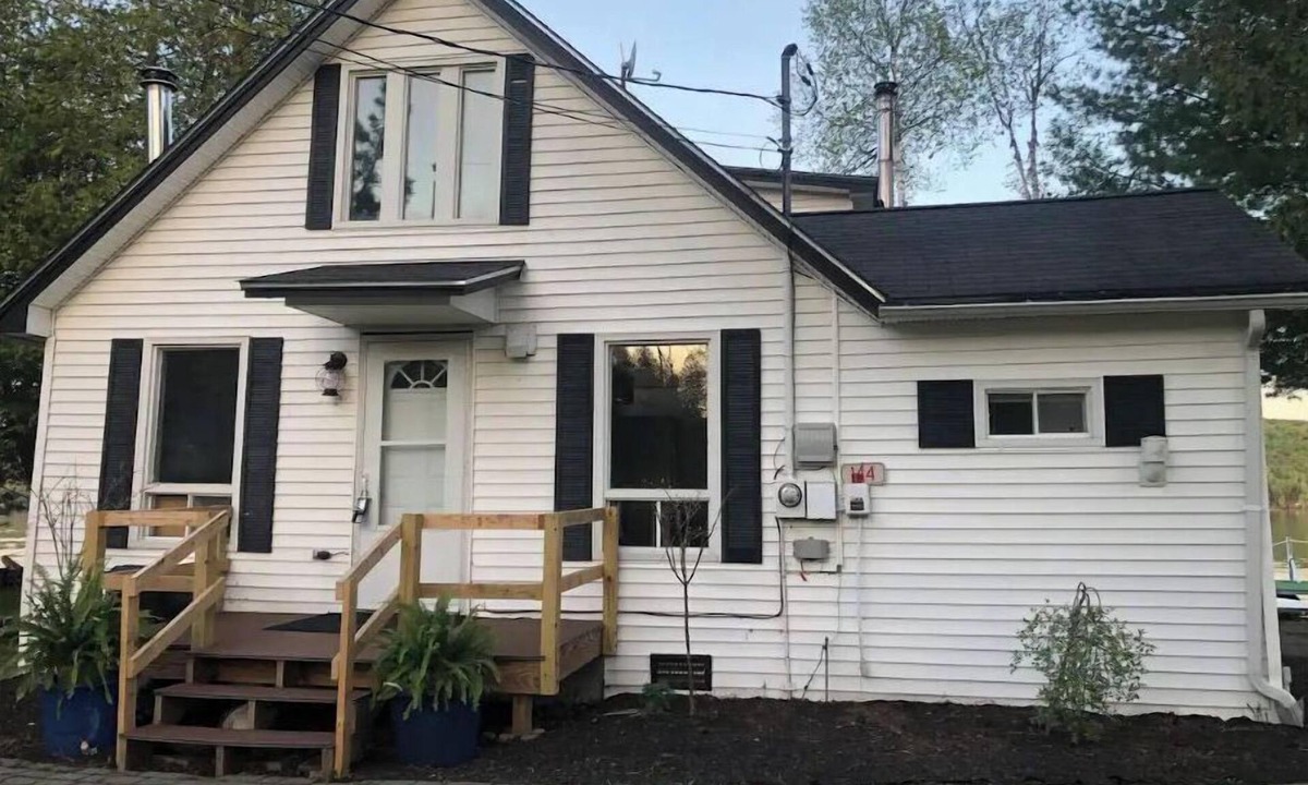 Sinclair Cottage | Waterfront relaxation, 3 bedroom lake house