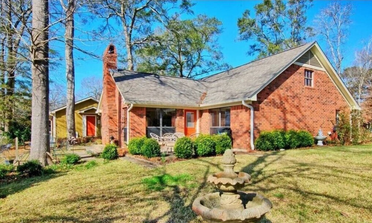 Hemphill House | Waterfront retreat on Toledo Bend! Sleeps up to 22.