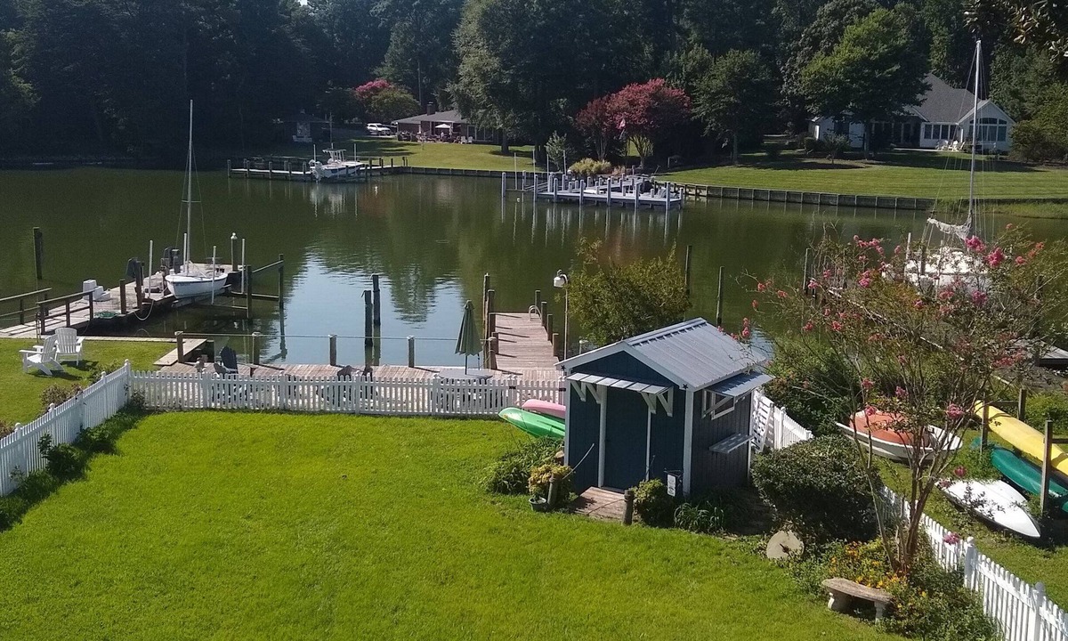 Reedville House | Waterfront Retreat - Private Dock + Firepit + Decks, in historic Reedville