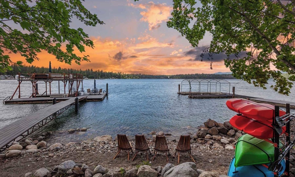 Hayden View Estates House | Waterfront Retreat | Kayaks | Beach & Elevated Lakeview Deck