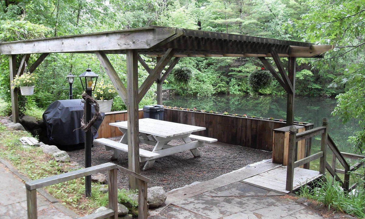 Lake Luzerne-Hadley House | Waterfront Retreat on Mini "Golden Pond" 10 Miles Lake George