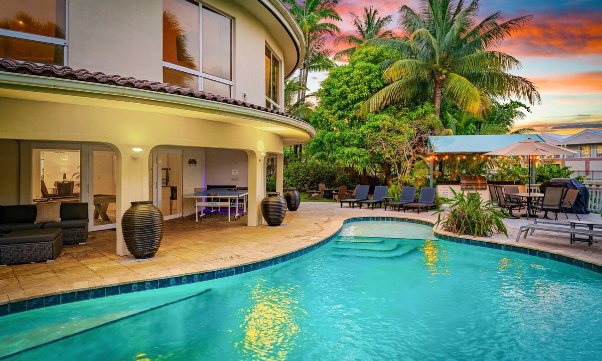 Oakland Park House | Waterfront Retreat: 7BR Villa with Pool & Firepit