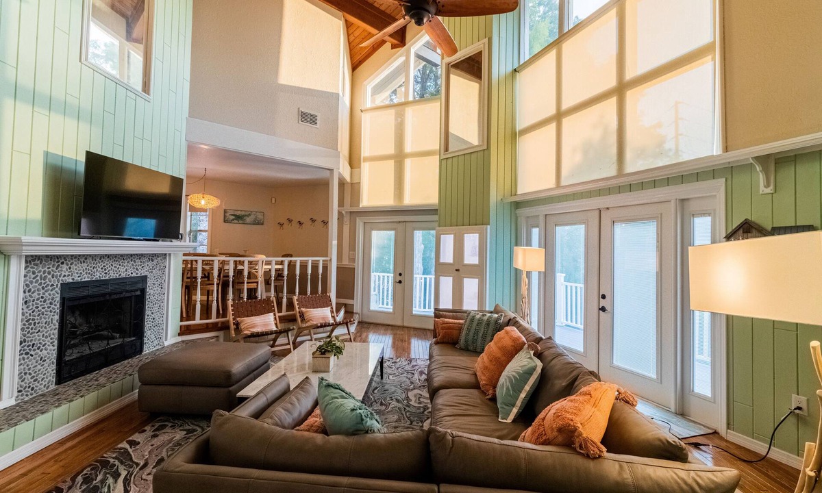 Weeki Wachee Gardens House | Waterfront Retreat + Kayaks - Extended Stay Deal