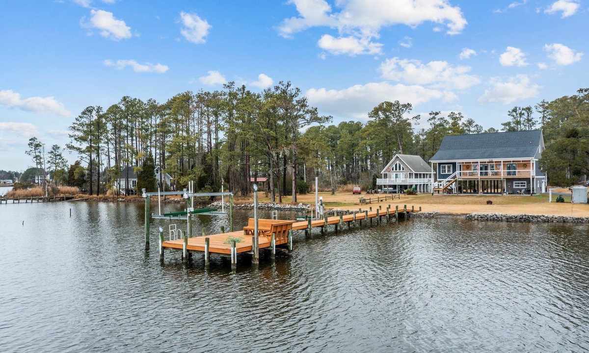 Belhaven House | Waterfront Retreat w Dock, Boat Access, Parking, Kayaks, Firepit, Grill