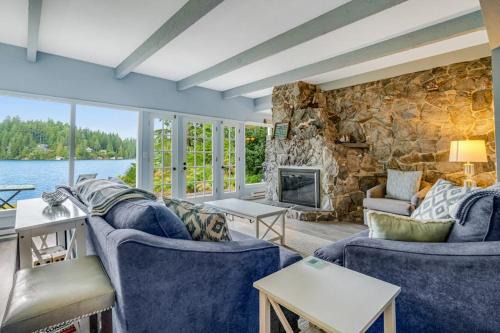 Dunes City House | Waterfront retreat with lake views & private hot tub