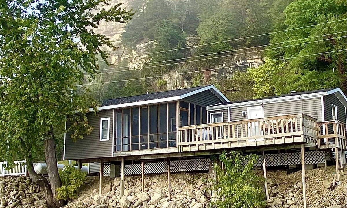 Harpers Ferry Cabin | Waterfront River Home