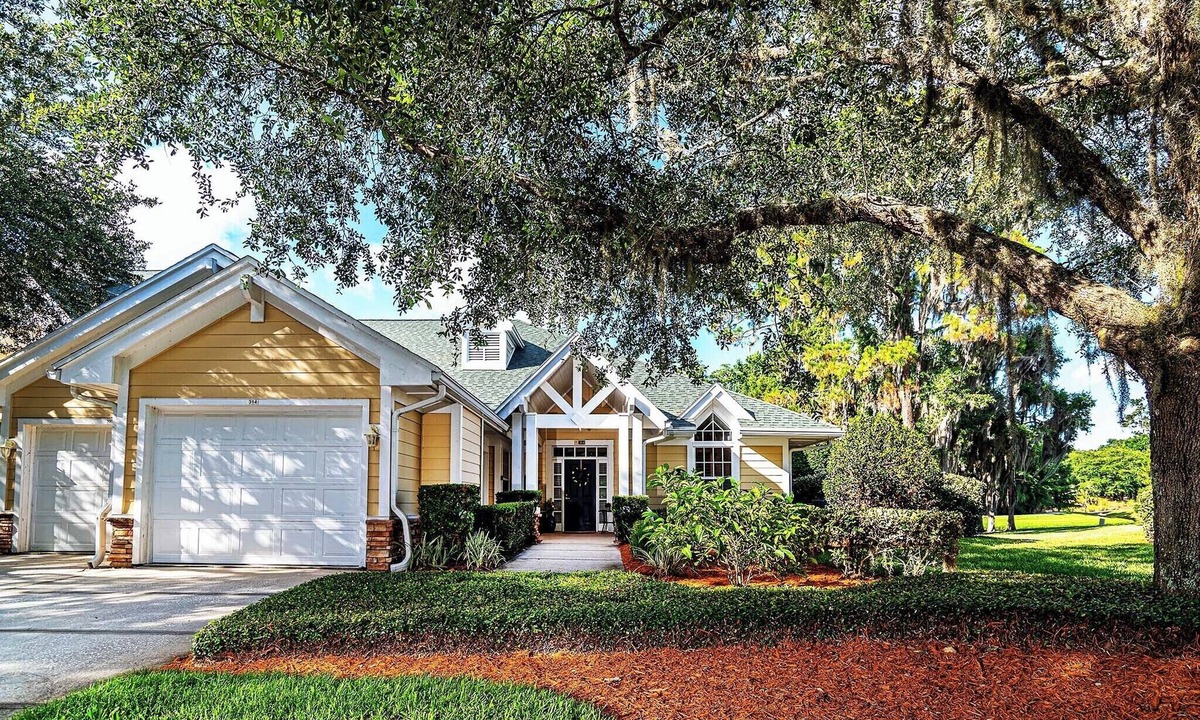 St. Augustine Condo | Waterfront-screened lanai-BBQ - sleeps 7 - community pool & hot tub!