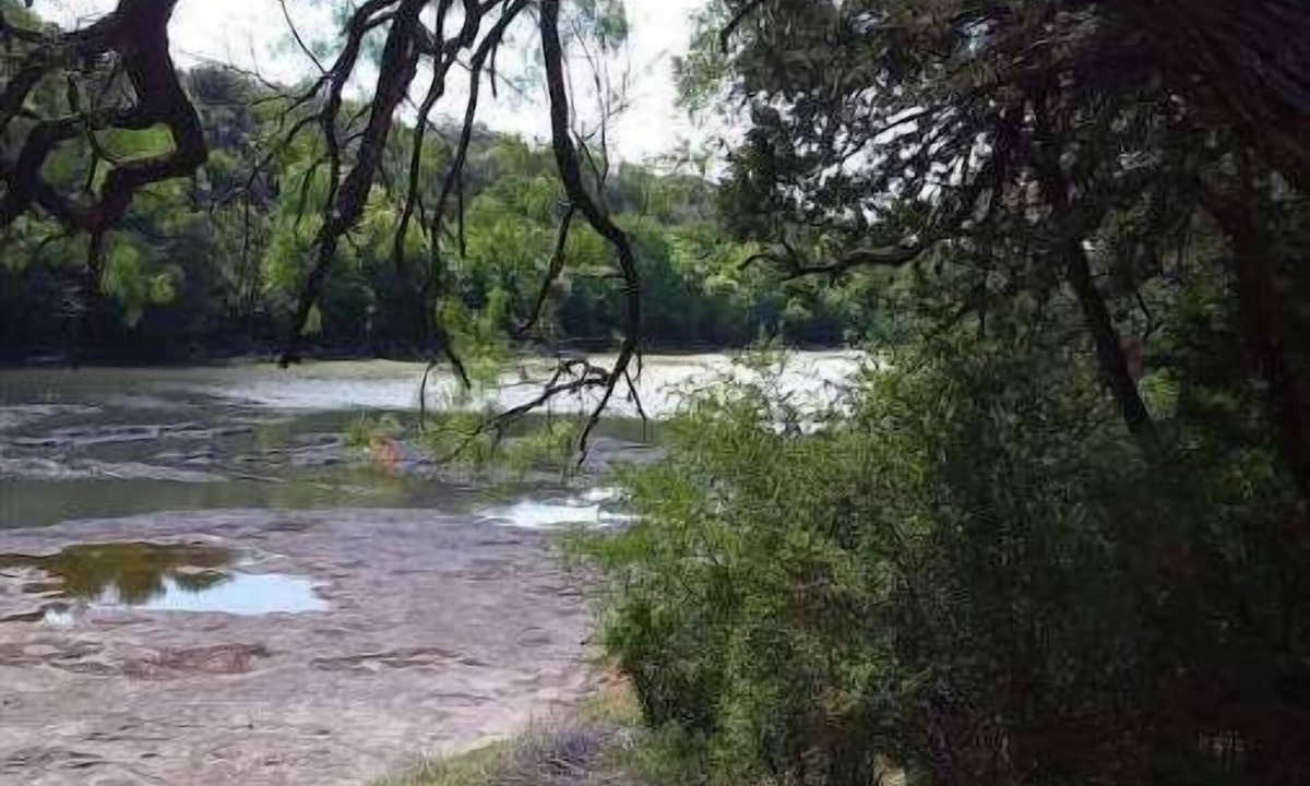 Lampasas House | WATERFRONT-SECLUDED- PET FRIENDLY-COLORADO RIVER-STARGAZER HOME ON RIVER!