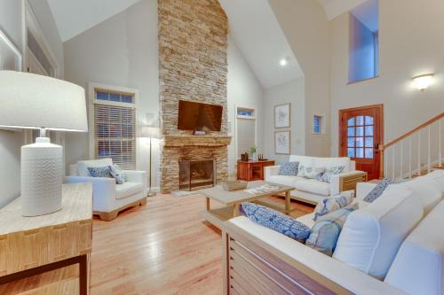 Sherrills Ford House | Waterfront Sherrills Ford Home w/Pool & Boat Dock