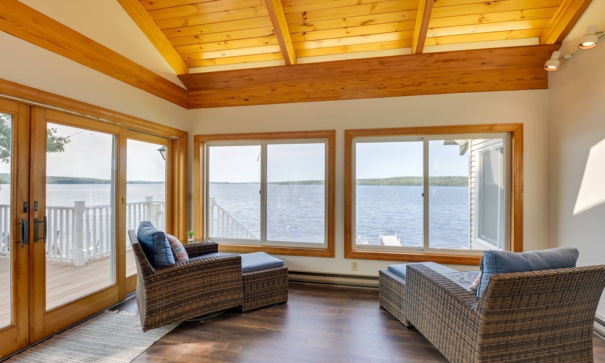 Sidney House | Waterfront Sidney Getaway w/Private Dock!