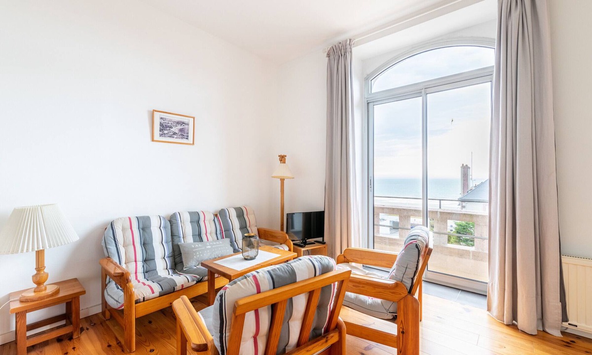 Pleneuf-Val-Andre Apartment | Waterfront Stay in Pléneuf-Val-André