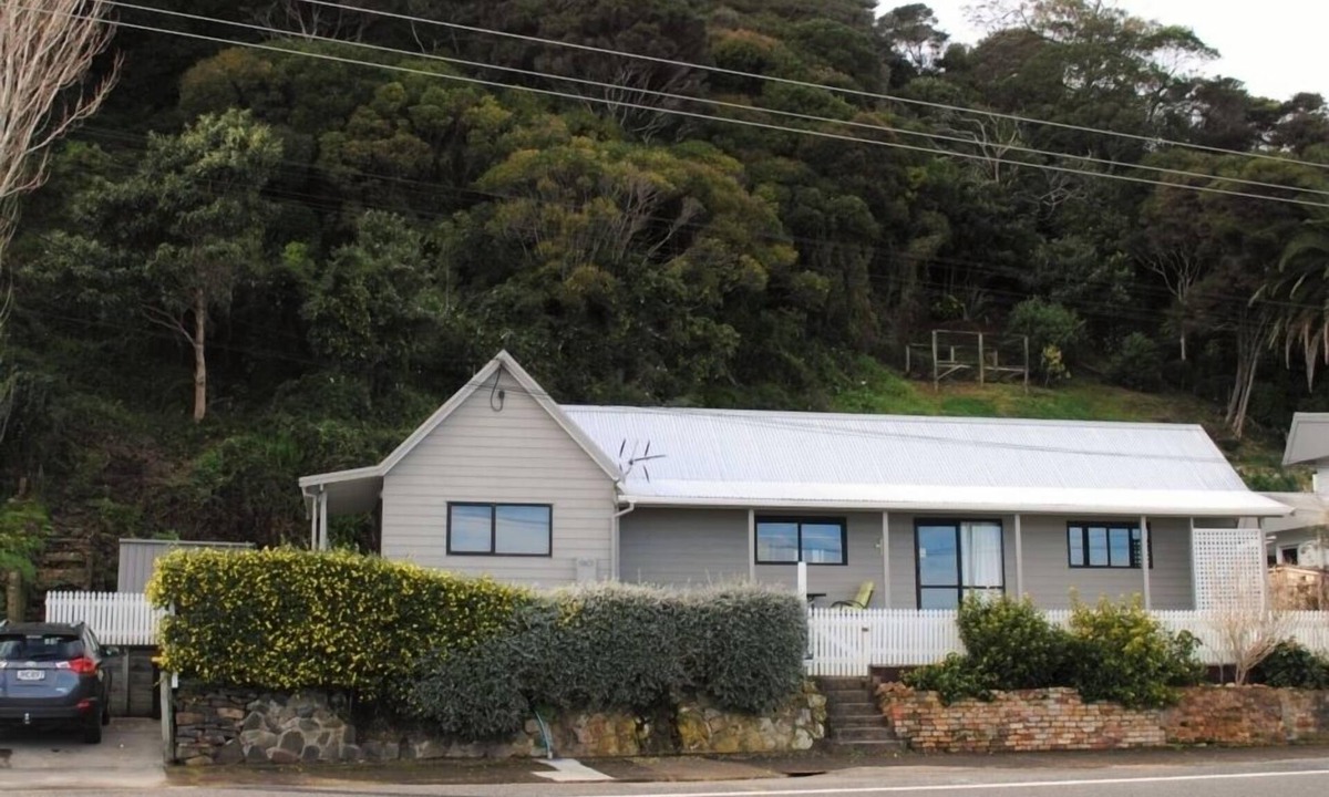 Thames House | Waterfront, Stunning Sunsets and Great Location.