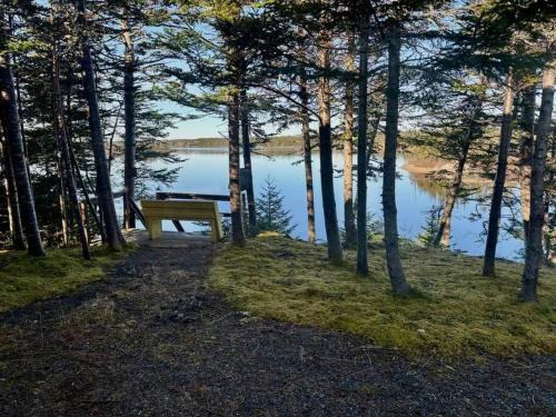 Goobies House | Waterfront Sunset Cove