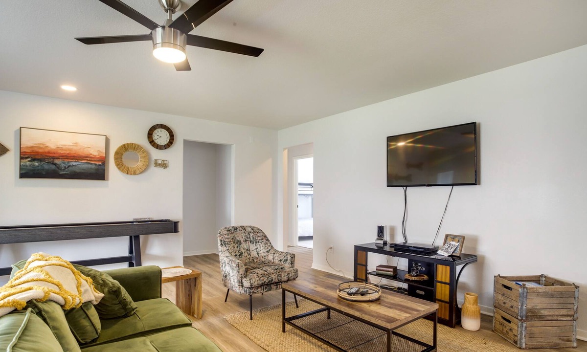 Rosenberg House | Waterfront Texas Vacation Rental - Private Hot Tub