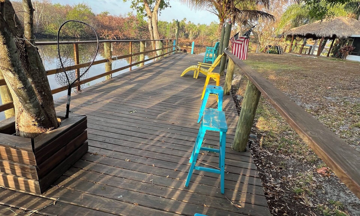 River Park House | Waterfront Tiki Oasis - Dock & Ocean Access