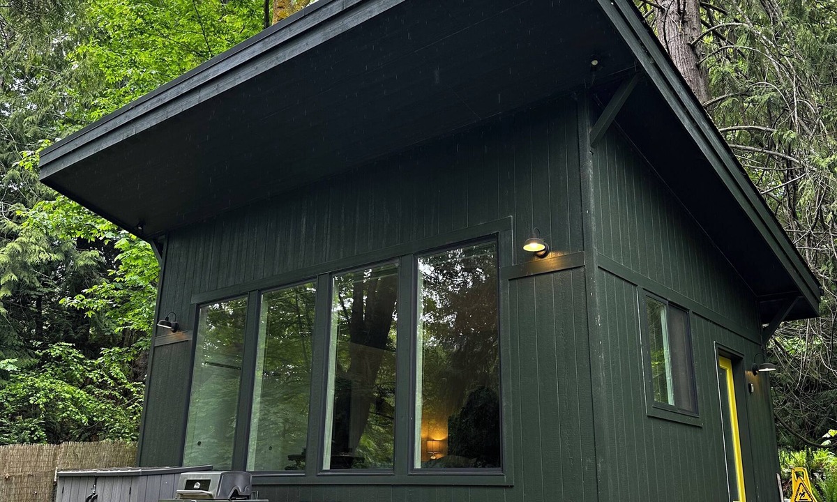 Port Angeles East Apartment | Waterfront Tiny Home Near Olympic NationalPark