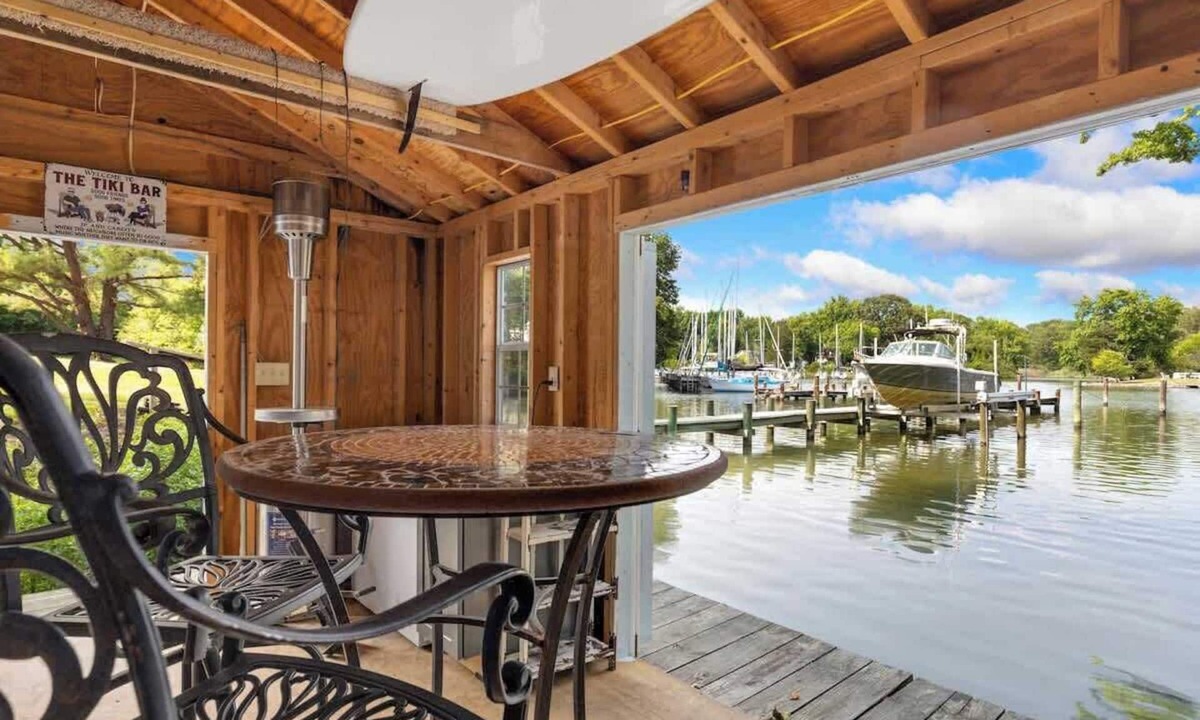Mayo House | Waterfront Unit | Dock, Kayaks & SUPs Included