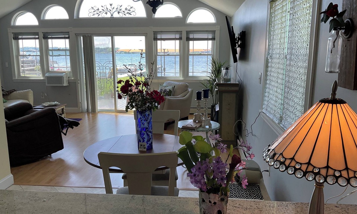 Brewerton House | WATERFRONT Upstate NY home in quiet bay on Oneida Lake, Cicero, Brewerton