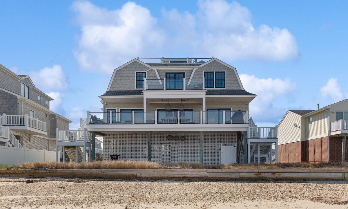East Quogue House | Waterfront US Open Golf Retreat Near Shinnecock