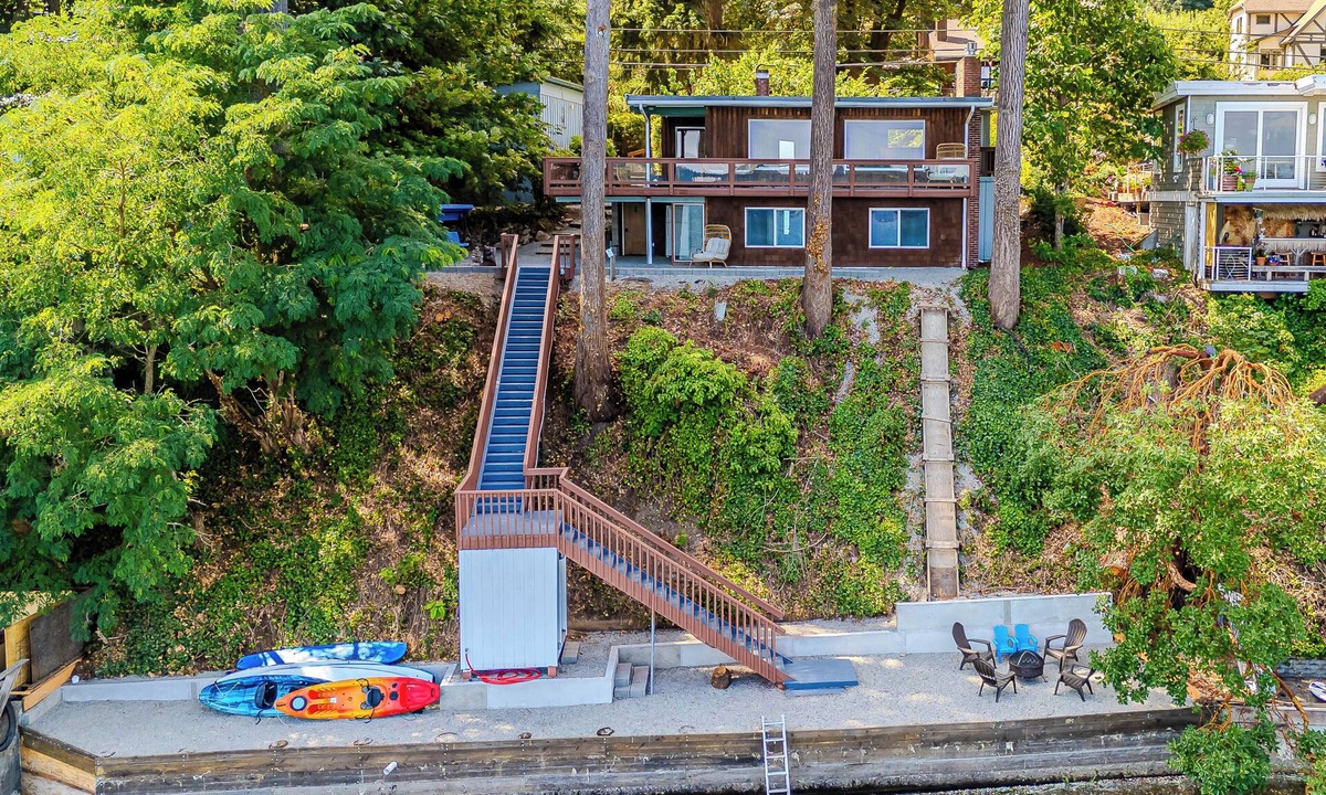 Vashon Island House | Waterfront Vashon Island Home, Beach Access & View