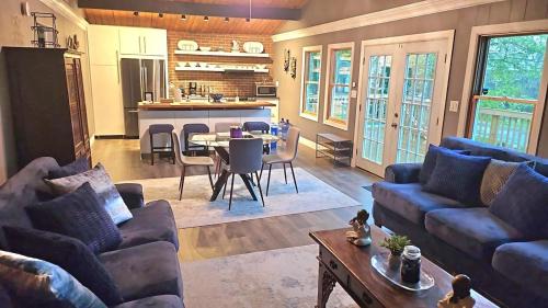 Tobyhanna House | Waterfront view Retreat