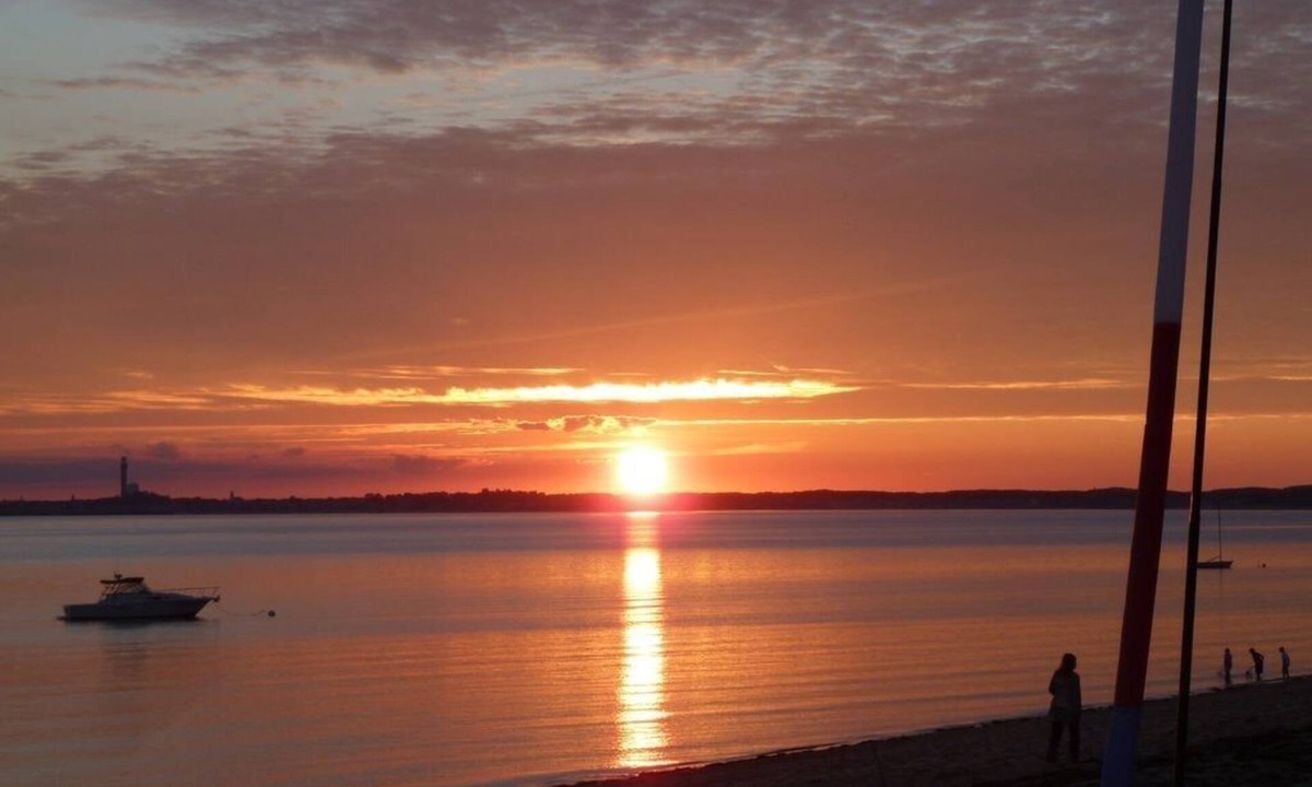North Truro Apartment | Waterfront-View Studio #21 · Deck, Parking & Free Shuttle to P-Town