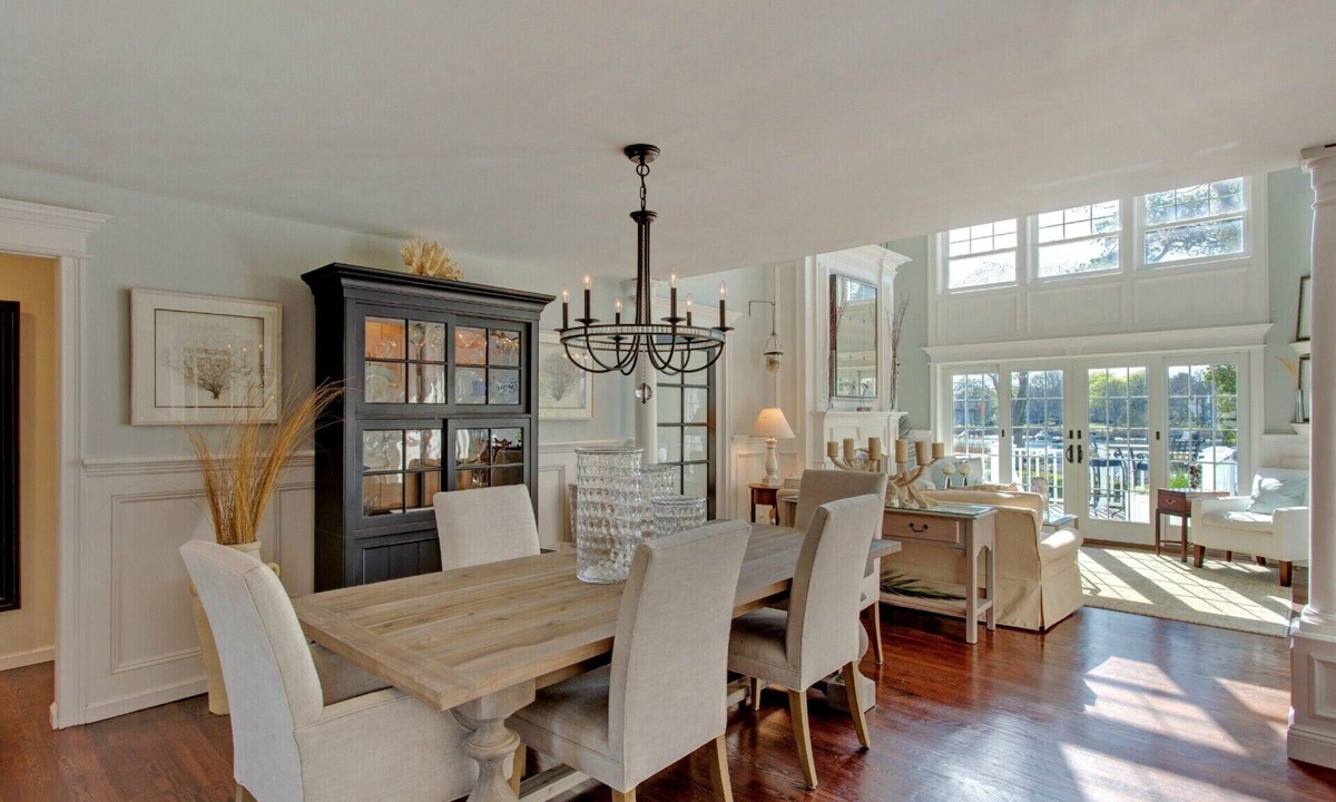 Center Moriches House | Waterfront Villa near Hamptons with pool, hot tub & boat dock