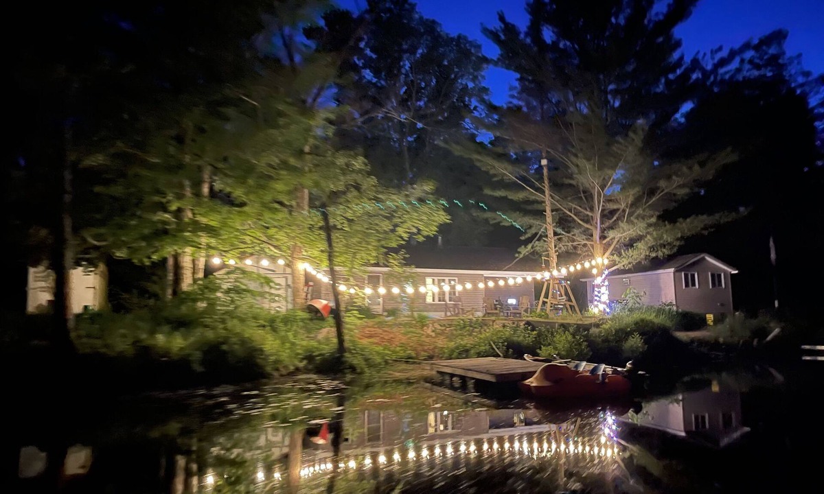 Havelock-Belmont-Methuen Cottage | Waterfront Villa Cordova with private Dock