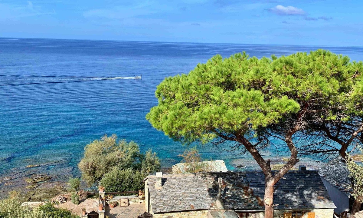 Chine Villa | Waterfront villa with exceptional view