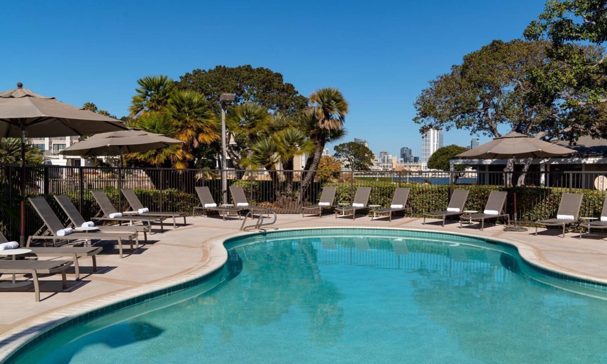 Coronado Apartment | Waterfront w/Pool - Cozy studio/FREE PKG