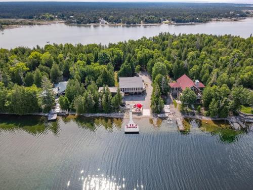 Northern Bruce Peninsula House | Waterfront w sauna, hot tub and boat slip