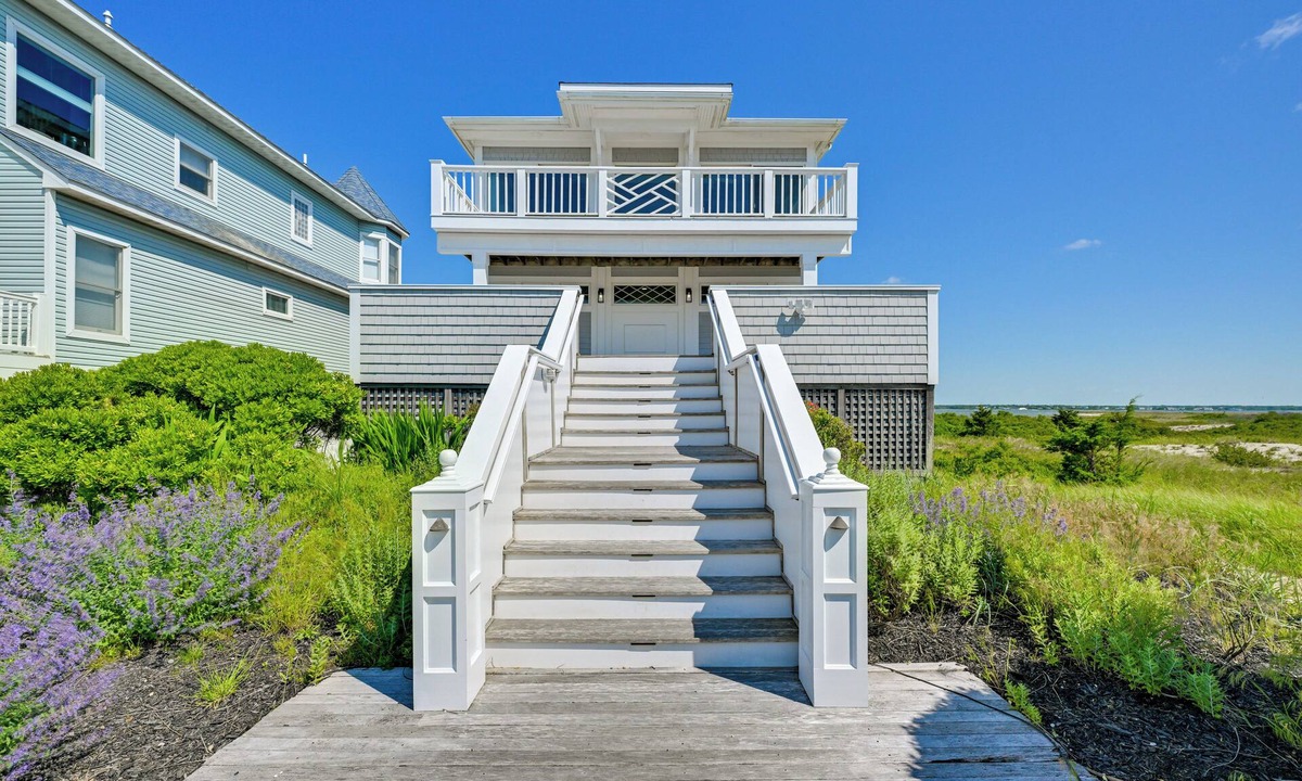 Suffolk County Cottage | Waterfront Westhampton Haven: Private Beach